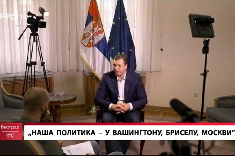 Čitan je tekst intervjua Bloombergu, dok je slika pokazivala intervju Vučića agenciji Reuters iz vremena kada je bio premijer!